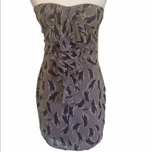 Mustard Seed Sweetheart Neckline Strapless Dress Taupe with Navy Feather…